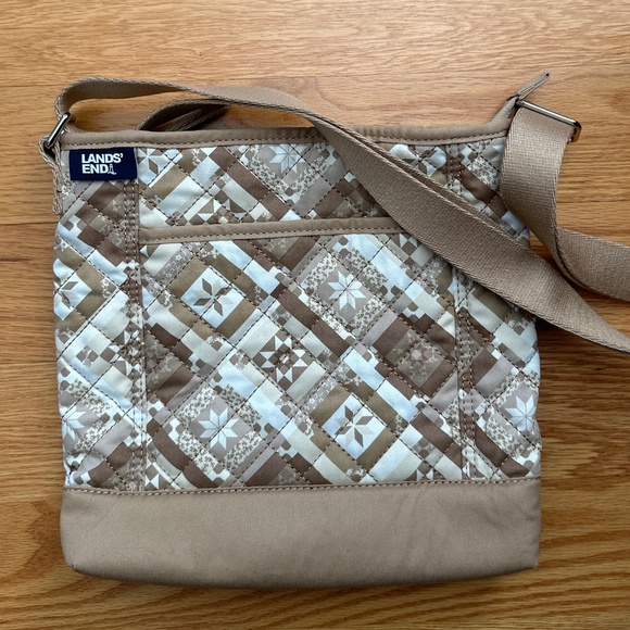 Lands' End Handbags - Lands' End NWOT Print Quilted Crossbody Bag